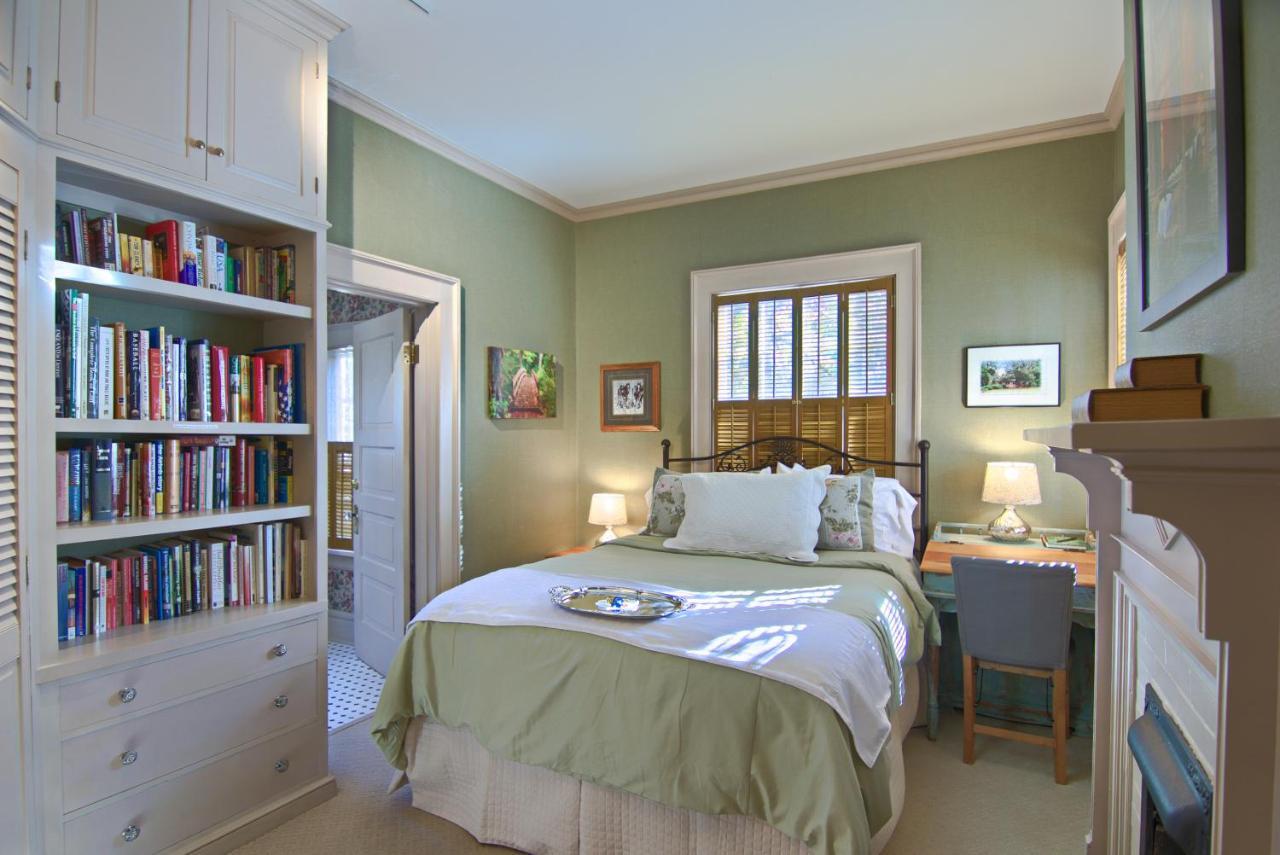 North Lodge On Oakland Bed And Breakfast 애쉬빌 외부 사진